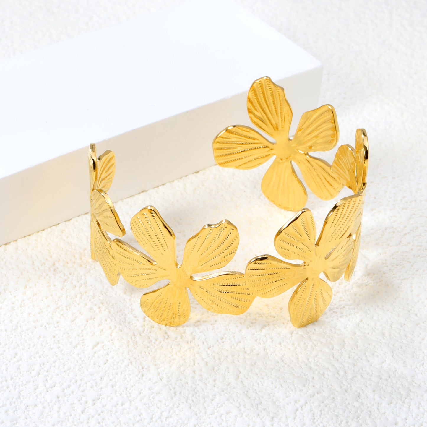 Bella Oak Bangle