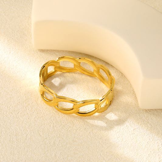 Interloop Bangle in gold